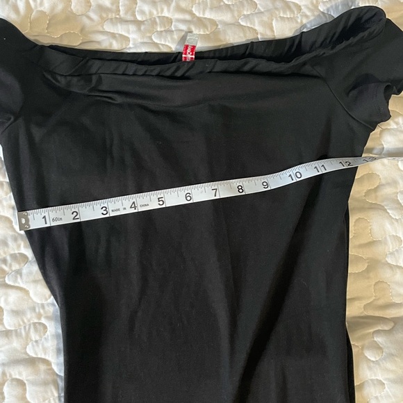 • Black Off The Shoulder Jumpsuit - Picture 9 of 9